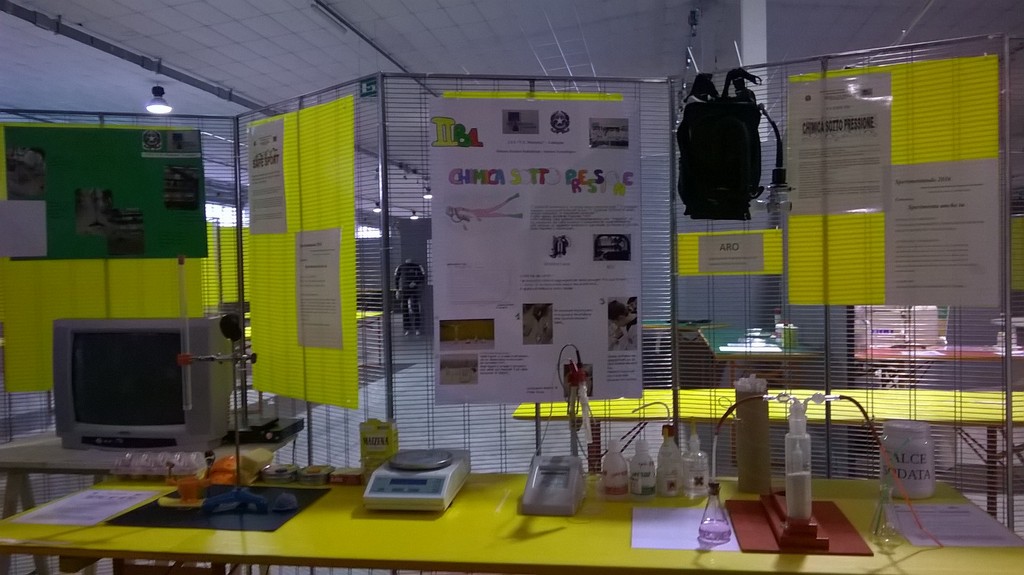 Lo stand dell'ITI Marzotto a Sperimentando 2016